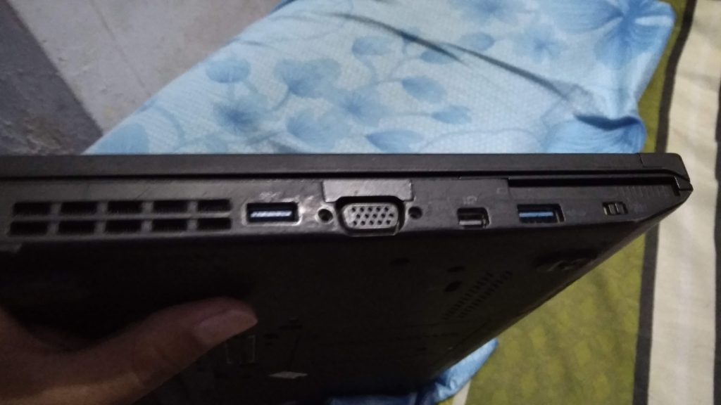 Lenovo Thinkpad X230 : Laptop Intel Core i5 Harga 3 Jutaan